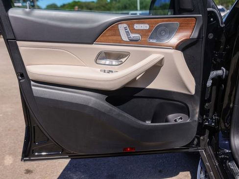 Used 2023 Mercedes-Benz GLS 450 4MATIC image 25