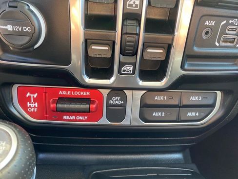 Used 2022 Jeep Gladiator Mojave w/ LED Lighting Group AWD/4WD image 18