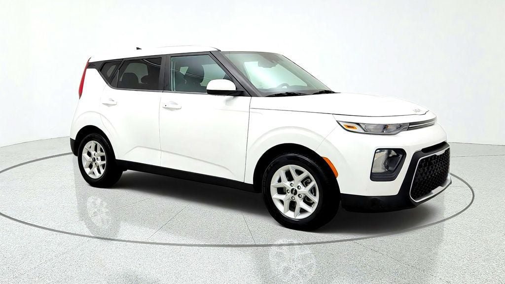 Used 2022 Kia Soul S FWD image 3