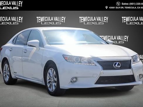 Used 2015 Lexus ES 300h w/ Premium Package w/Bamboo Trim FWD image 1