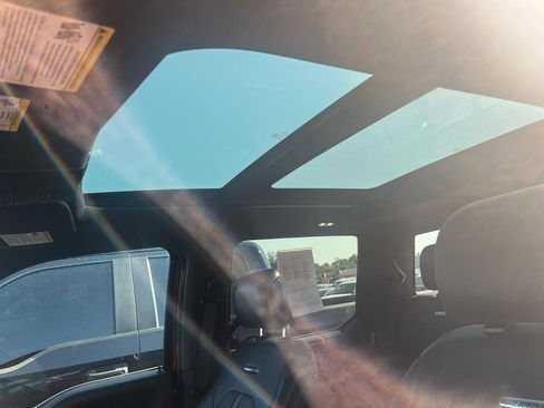 Used 2015 Ford F150 Platinum w/ Equipment Group 701A Luxury image 19