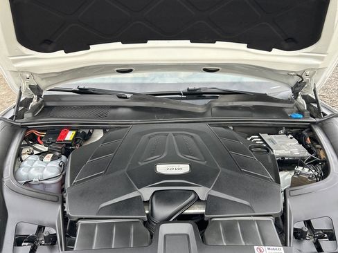 Used 2021 Porsche Cayenne Coupe image 12