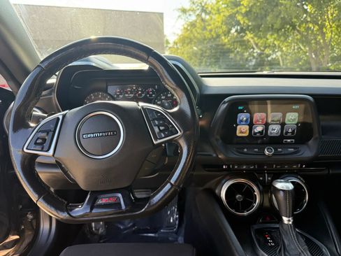 Used 2018 Chevrolet Camaro SS RWD image 15