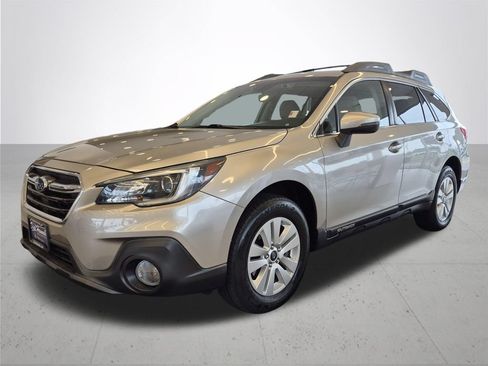 Used 2019 Subaru Outback 2.5i Premium AWD/4WD image 2