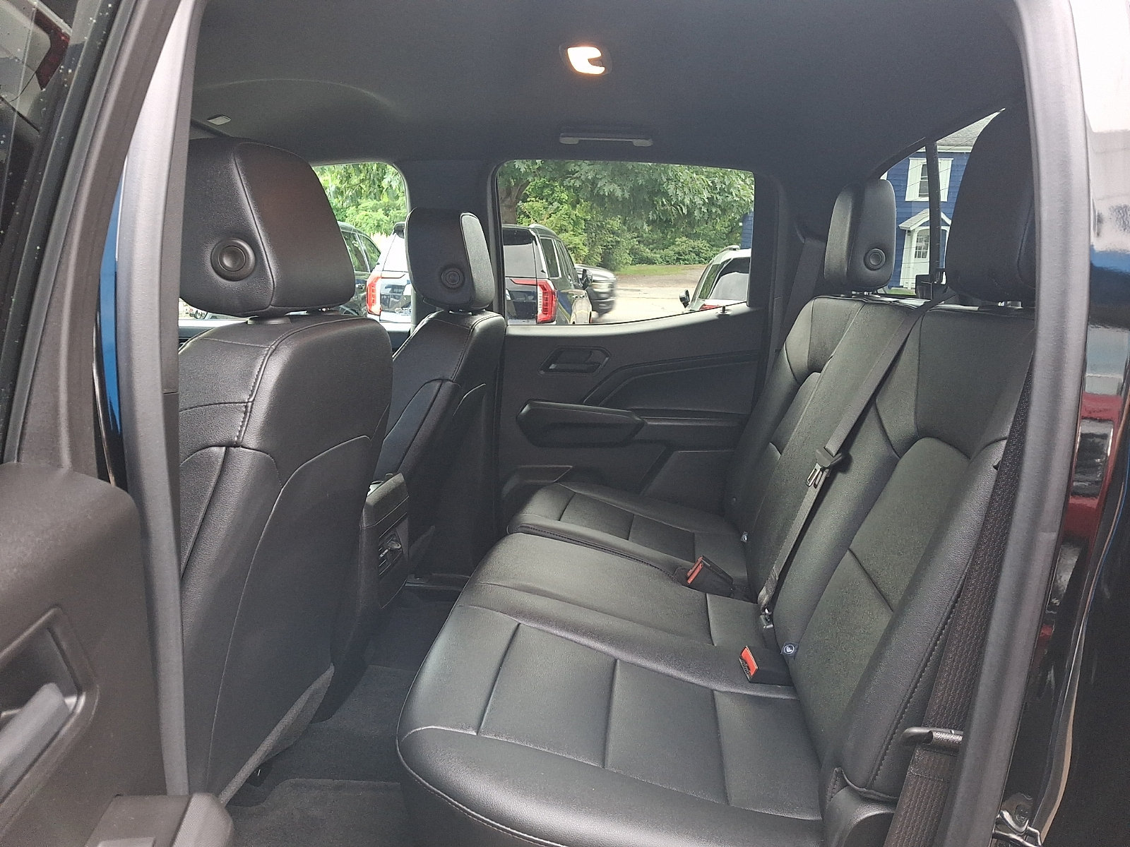 Used 2025 Chevrolet Colorado Trail Boss AWD/4WD image 10