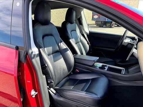 Used 2022 Tesla Model Y Long Range AWD/4WD image 7