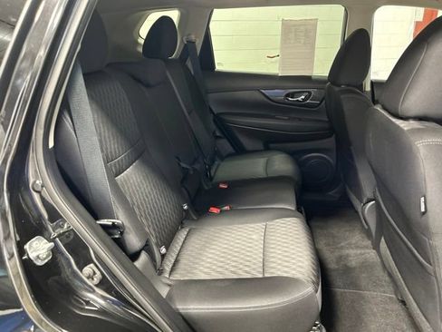 Used 2020 Nissan Rogue SV AWD/4WD image 18