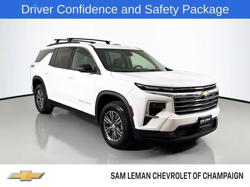 Used 2024 Chevrolet Traverse LT w/ LPO, Floor Liner Package FWD image 1