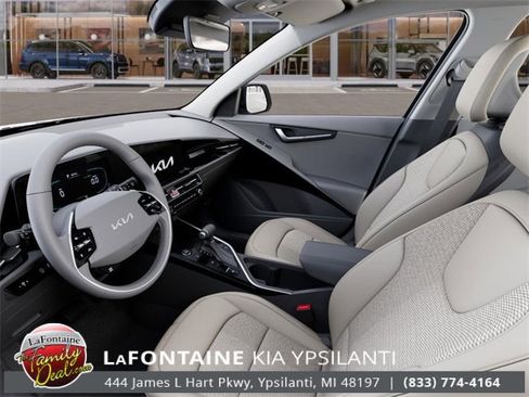 New 2025 Kia Niro EX image 17
