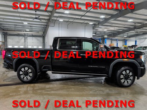 Used 2025 GMC Sierra 3500 Denali w/ Denali Reserve Package image 2