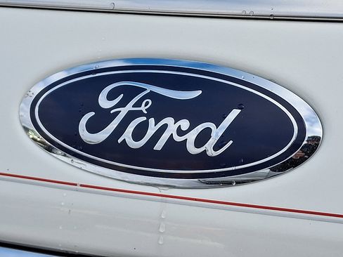 Used 2021 Ford Expedition Limited image 31