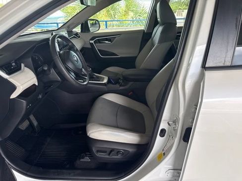 Used 2021 Toyota RAV4 Limited FWD image 2