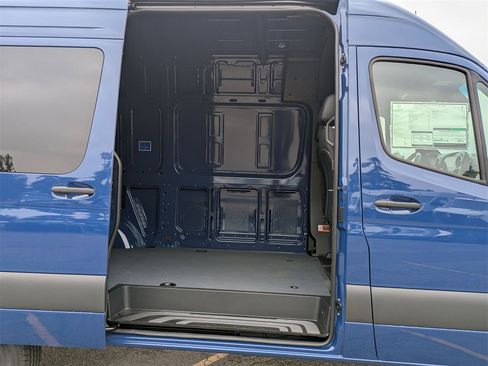 New 2025 Mercedes-Benz Sprinter 2500 image 7