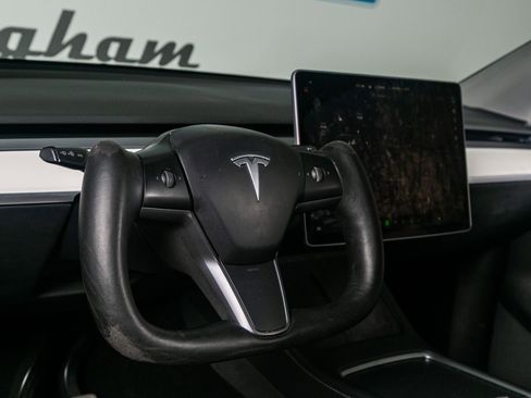 Used 2021 Tesla Model Y Performance image 32