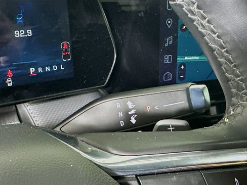 Used 2025 Chevrolet Equinox LT image 25