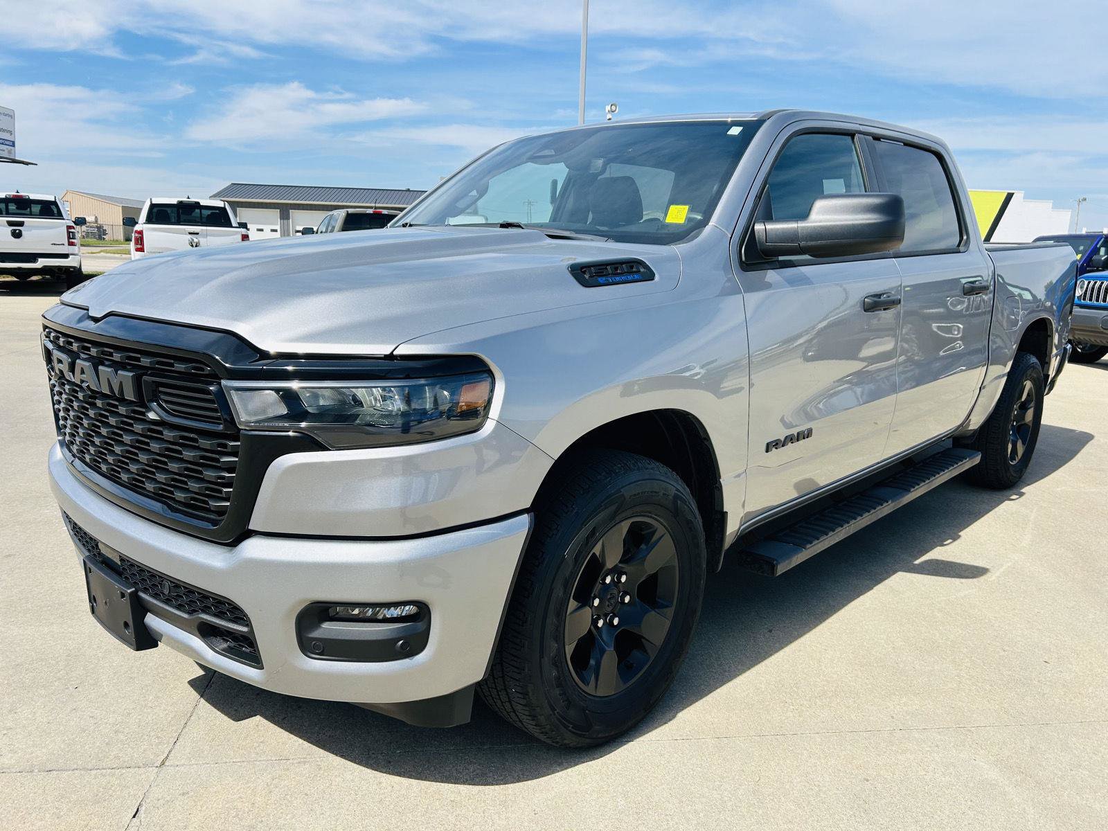 Used 2025 RAM 1500 Tradesman w/ Night Edition AWD/4WD image 33