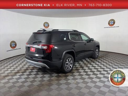 Used 2023 GMC Acadia SLT AWD/4WD image 1