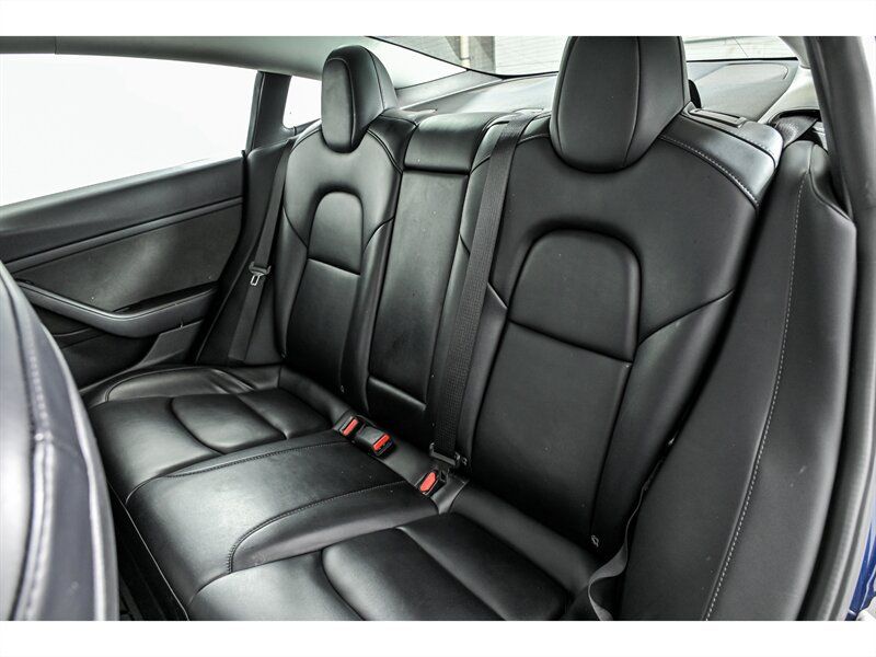 Used 2022 Tesla Model 3 RWD image 18