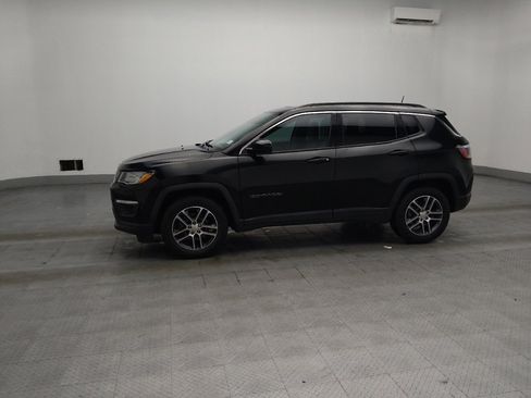 Used 2018 Jeep Compass Latitude w/ Popular Equipment Group FWD image 2