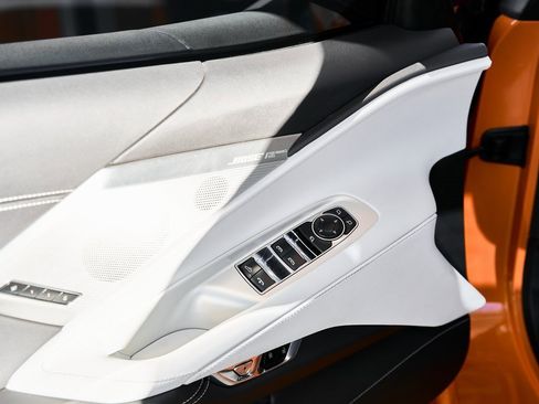 Used 2022 Chevrolet Corvette Stingray w/ Z51 Performance Package image 18