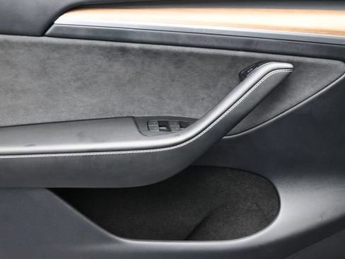 Used 2023 Tesla Model Y Long Range AWD/4WD image 8