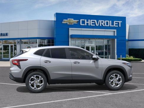 New 2026 Chevrolet Trax LS image 5