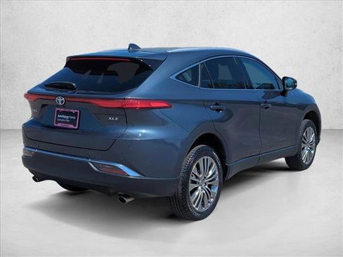 Used 2024 Toyota Venza XLE AWD/4WD image 6