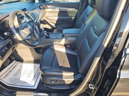 Used 2022 Cadillac XT5 Luxury image 16