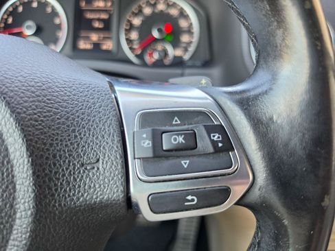 Used 2016 Volkswagen Tiguan R-Line AWD/4WD image 16