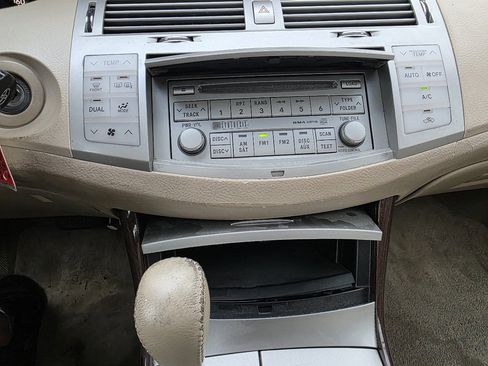Used 2008 Toyota Avalon XLS image 19