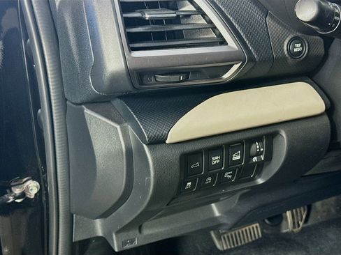 Used 2022 Subaru Forester Limited w/ Popular Package #2 image 10