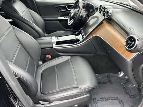Used 2024 Mercedes-Benz GLC 300 image 9