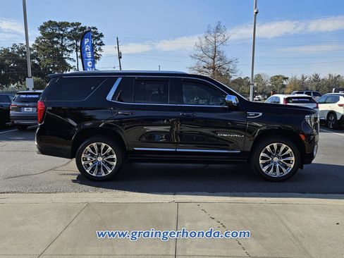 Used 2021 GMC Yukon Denali w/ Denali Premium Package image 6