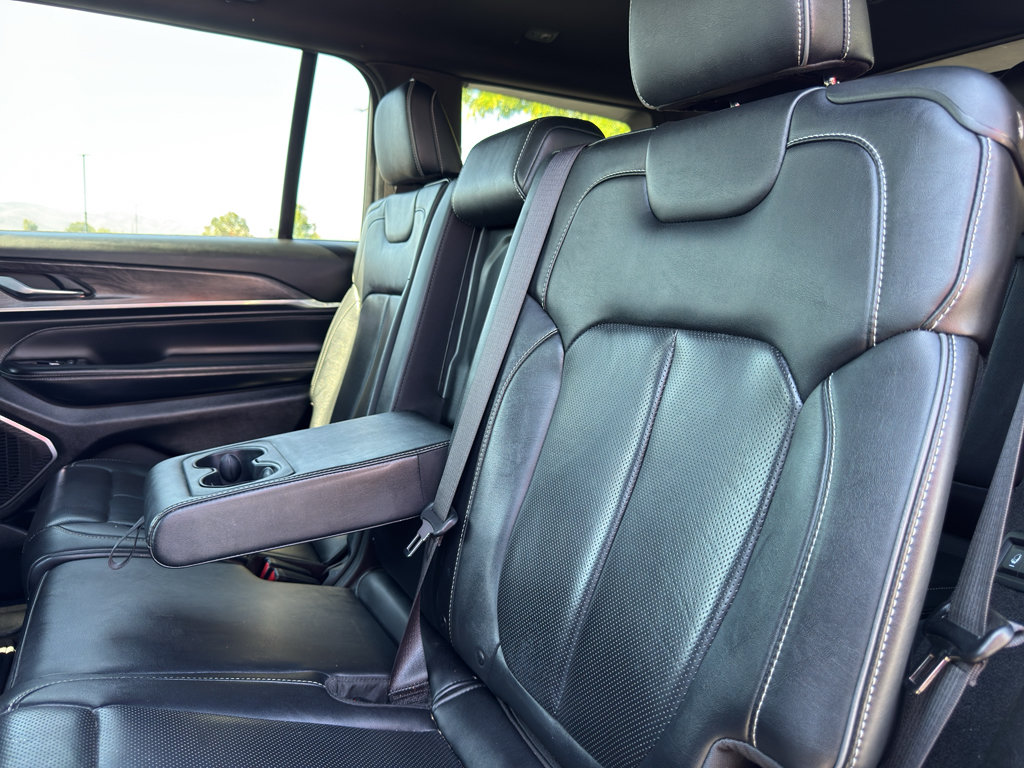 Used 2023 Jeep Grand Cherokee L Overland AWD/4WD image 10