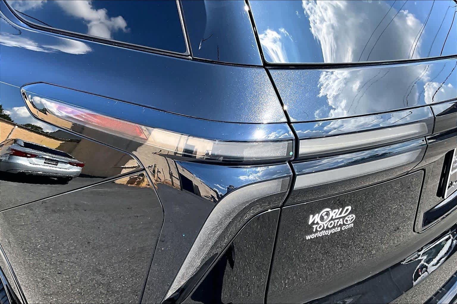 Used 2025 Chevrolet Traverse High Country w/ LPO, Floor Liner Package FWD image 84