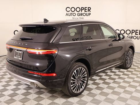 Used 2022 Lincoln Corsair AWD w/ Premium Package image 22
