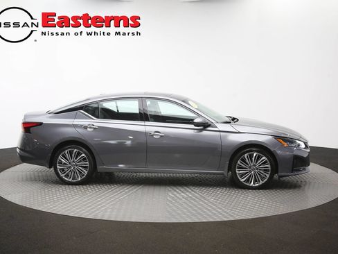 Used 2024 Nissan Altima 2.5 SL AWD/4WD image 45