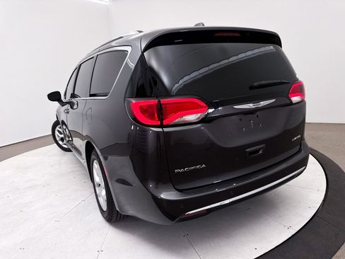Used 2019 Chrysler Pacifica Limited FWD image 7