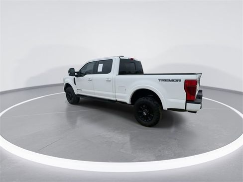 Certified 2022 Ford F250 Lariat w/ Tremor Off-Road Package image 8