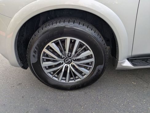 Used 2024 Nissan Armada SL image 13