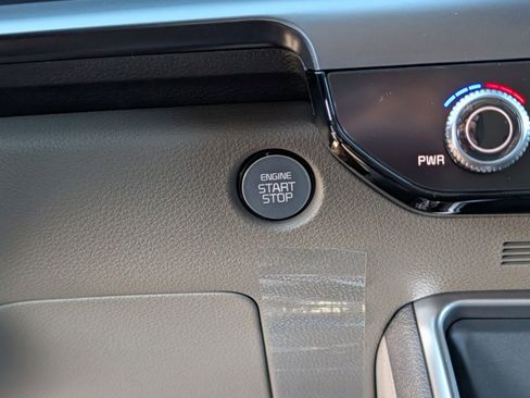Used 2026 Kia Carnival FWD image 8