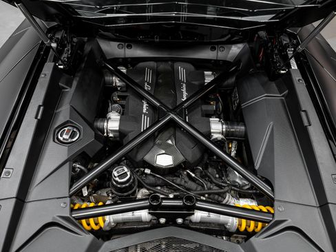 Used 2014 Lamborghini Aventador LP 700-4 image 35
