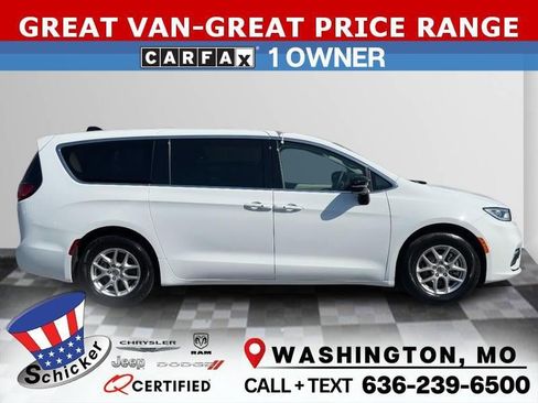 Used 2024 Chrysler Pacifica Touring-L FWD image 1