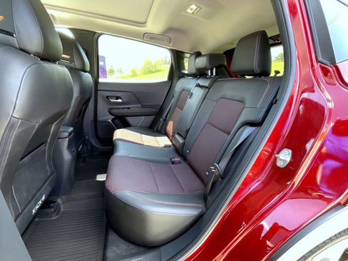 Used 2025 Nissan Kicks SR w/ SR Premium Package AWD/4WD image 20