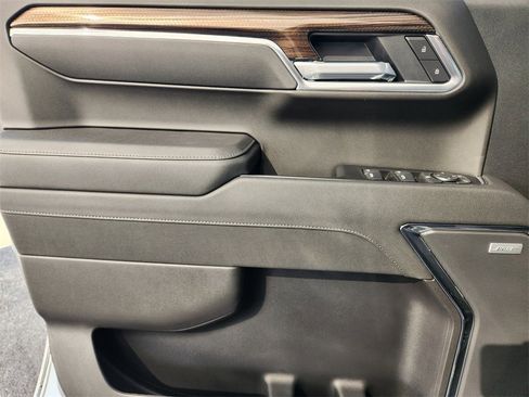 New 2026 Chevrolet Silverado 1500 LT Trail Boss w/ Convenience Package II image 17