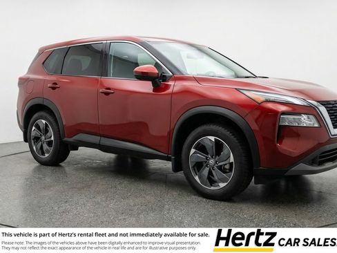 Used 2025 Nissan Rogue SV image 1