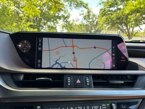 Used 2019 Lexus ES 350 Luxury w/ Accessory Package 2 FWD image 22