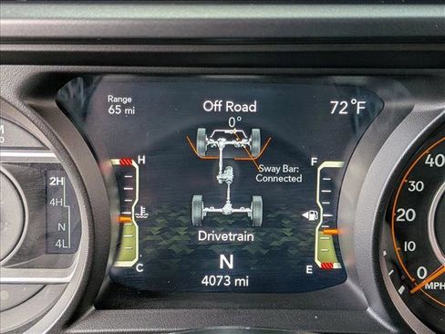 Used 2025 Jeep Wrangler Unlimited Rubicon AWD/4WD image 12
