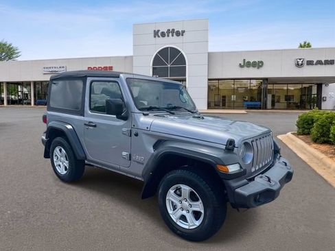 Used 2018 Jeep Wrangler Sport AWD/4WD image 2