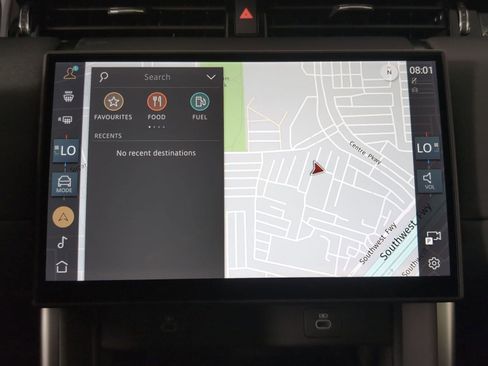 Used 2025 Land Rover Discovery Sport S image 25